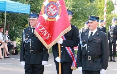 Przekazanie sztandaru. 