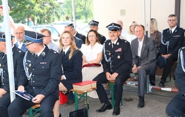 Zaproszeni goście przedstawiciele służb mundurowych, parlamentu oraz samorządu i kultury. 
