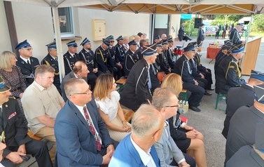 Zaproszeni goście przedstawiciele służb mundurowych, parlamentu oraz samorządu i kultury. 