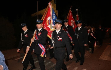 b. Niepodległość (41)