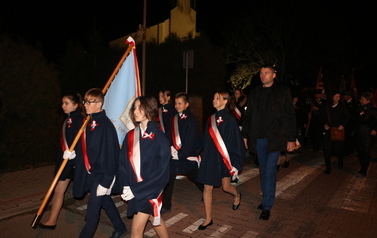 b. Niepodległość (37)