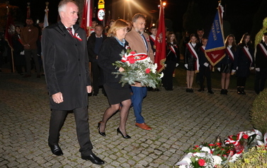 b. Niepodległość (31)