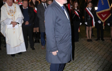 b. Niepodległość (19)