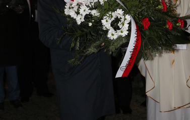 b. Niepodległość (18)