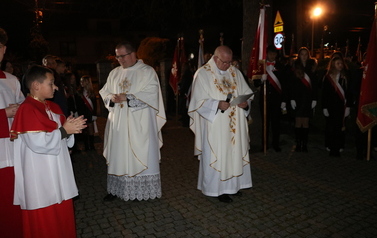 b. Niepodległość (9)