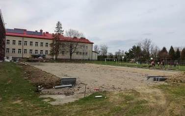 ZS Zręcin boisko