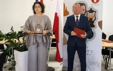 W&oacute;jt Gminy Chork&oacute;wka &ndash; Grzegorz Węgrzynowski oraz Gabriela Nizianty &ndash; Dyrektor Centrum Usług Oświatowych w Chork&oacute;wce.