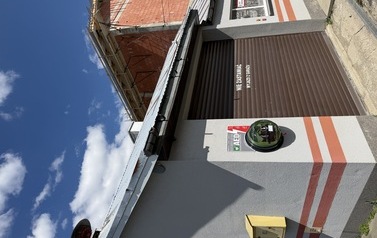 15 defibrylator&oacute;w AED dla bezpieczeństwa mieszkańc&oacute;w Gminy Chork&oacute;wka!  Na budynkach wszystkich 15 jednostek Ochotniczych Straży Pożarnych na terenie Gminy Chork&oacute;wka zamontowano nowoczesne, p&oacute;łautomatyczne defibrylatory AED w og&oacute;lnodostępnych, zewnętrznych