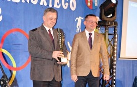 Na zdjęciu Stanisław Sajdak Radny Powiatu Krośnieńskiego oraz Grzegorz Węgrzynowski W&oacute;jt Gminy Chork&oacute;wka. 