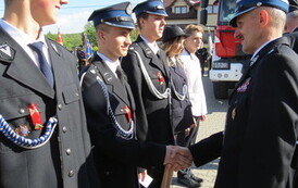 Wręczenie odznak dla zasłużonych druh&oacute;w. 