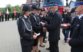 Wręczenie odznak dla zasłużonych druh&oacute;w. 