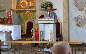 Msza święta w kościele w Żeglcach 