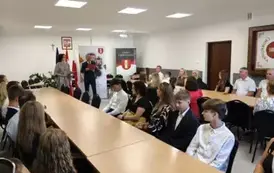 Zdjęcie grupowe uczni&oacute;w 