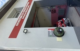 15 defibrylator&oacute;w AED dla bezpieczeństwa mieszkańc&oacute;w Gminy Chork&oacute;wka!  Na budynkach wszystkich 15 jednostek Ochotniczych Straży Pożarnych na terenie Gminy Chork&oacute;wka zamontowano nowoczesne, p&oacute;łautomatyczne defibrylatory AED w og&oacute;lnodostępnych, zewnętrznych