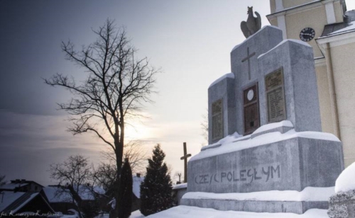pomnik poległych w czasie I wojny światowej i wojnie polsko -bolszewickiej 1919-1920.