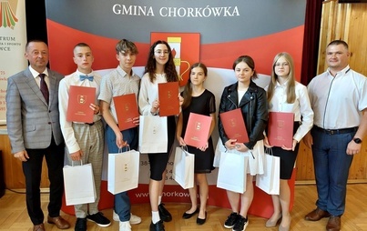 Zdjęcie do Nagrody W&oacute;jta Gminy Chork&oacute;wka dla najzdolniejszych absolwent&oacute;w klas 8 
