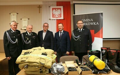 Zdjęcie do Przekazanie sprzętu dla OSP 